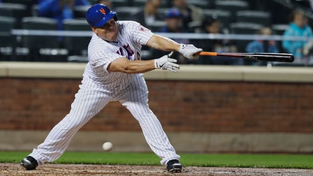 bartolo-colon-braves-mets-fan-gif-twitter.jpg